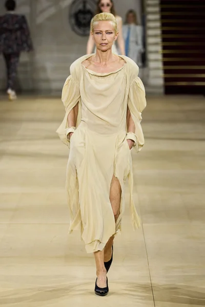 Look 26